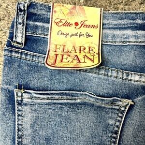 NWT Elite Jeans Distressed Flare 29/9​​​​​​​​​​​